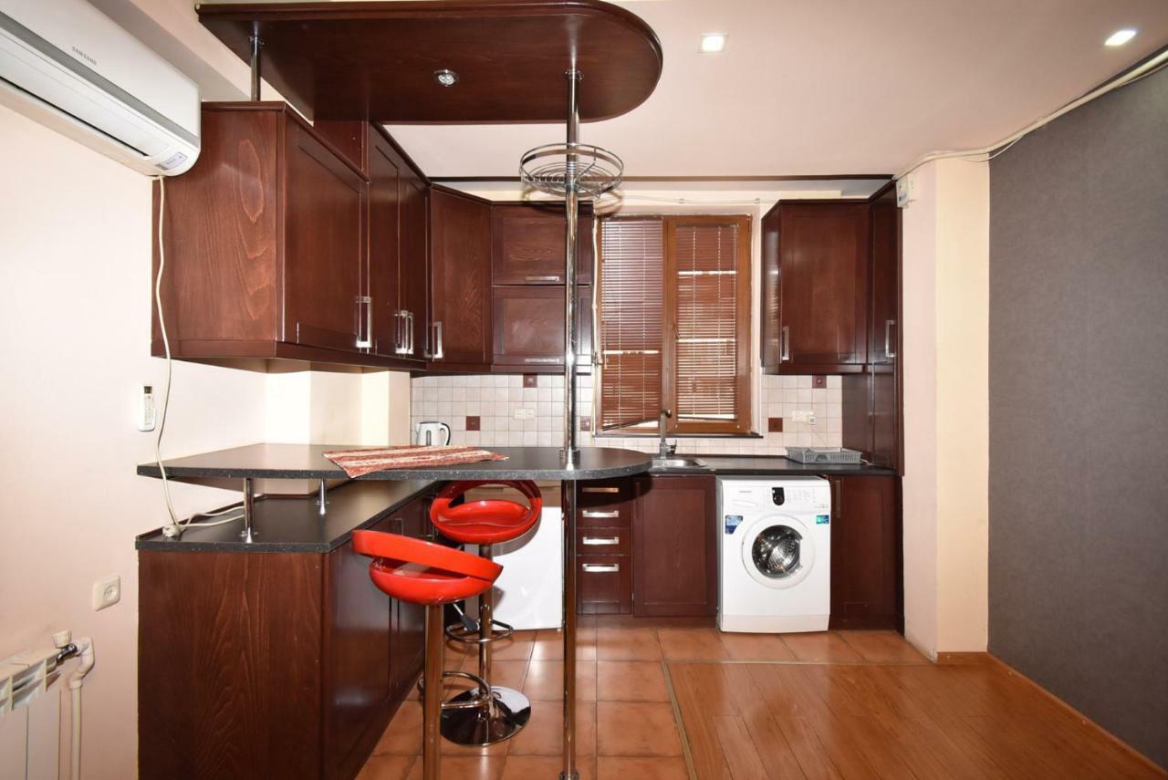 Apartments In Center Of Yerevan,Koghbatsi 1A Street Εξωτερικό φωτογραφία