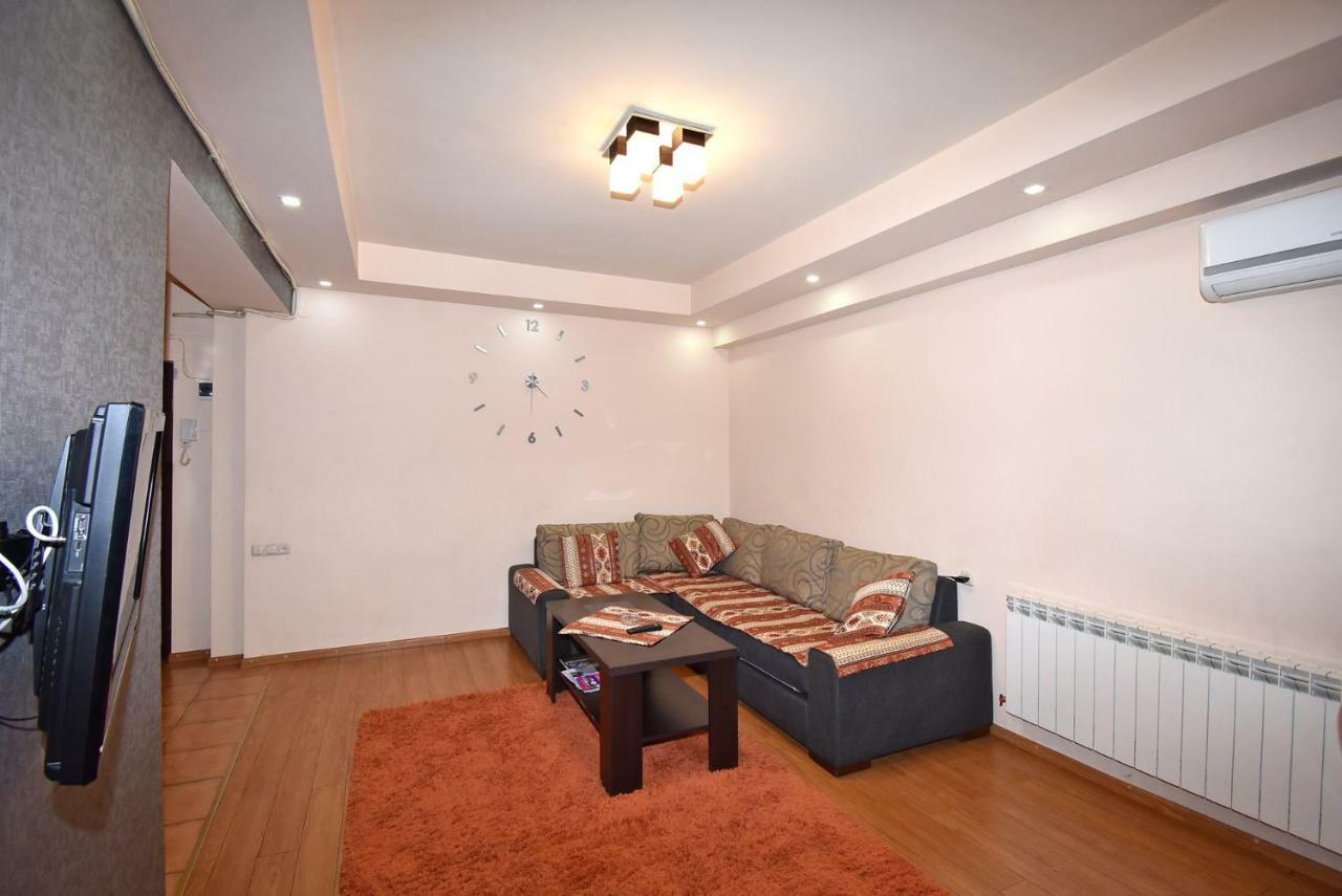 Apartments In Center Of Yerevan,Koghbatsi 1A Street Εξωτερικό φωτογραφία