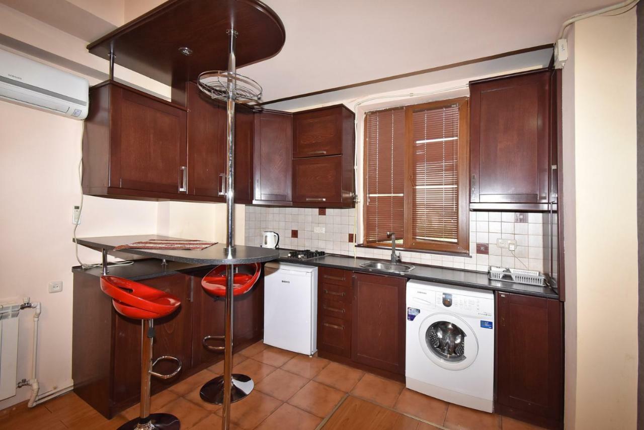 Apartments In Center Of Yerevan,Koghbatsi 1A Street Εξωτερικό φωτογραφία
