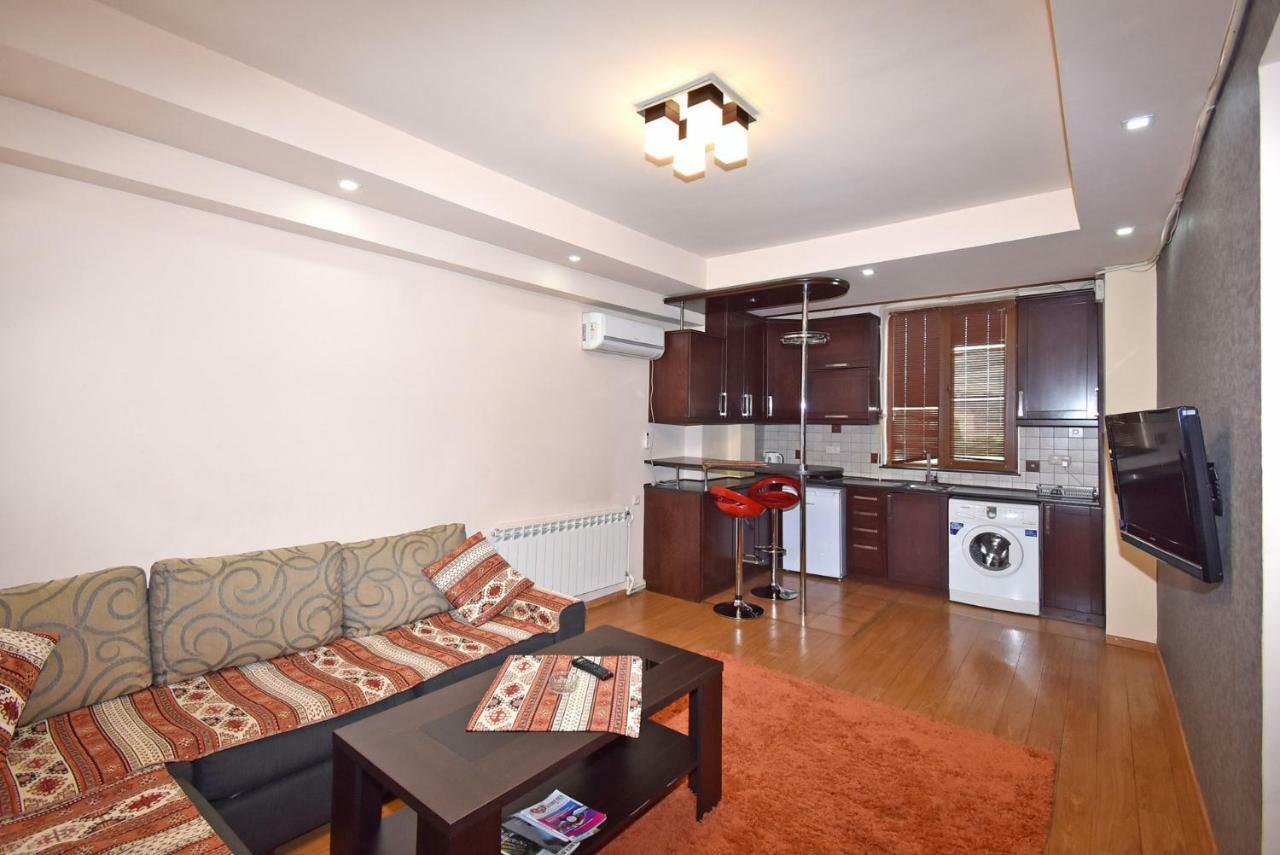 Apartments In Center Of Yerevan,Koghbatsi 1A Street Εξωτερικό φωτογραφία