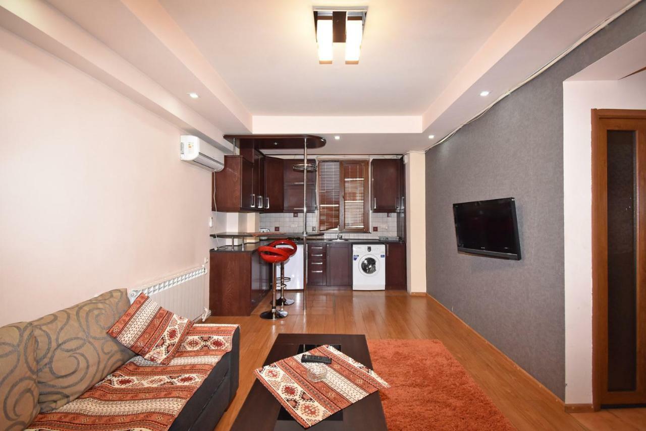 Apartments In Center Of Yerevan,Koghbatsi 1A Street Εξωτερικό φωτογραφία