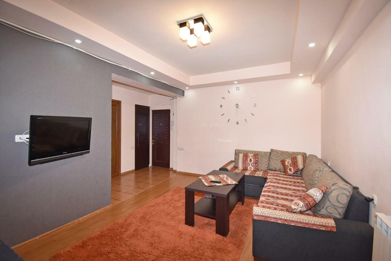 Apartments In Center Of Yerevan,Koghbatsi 1A Street Εξωτερικό φωτογραφία